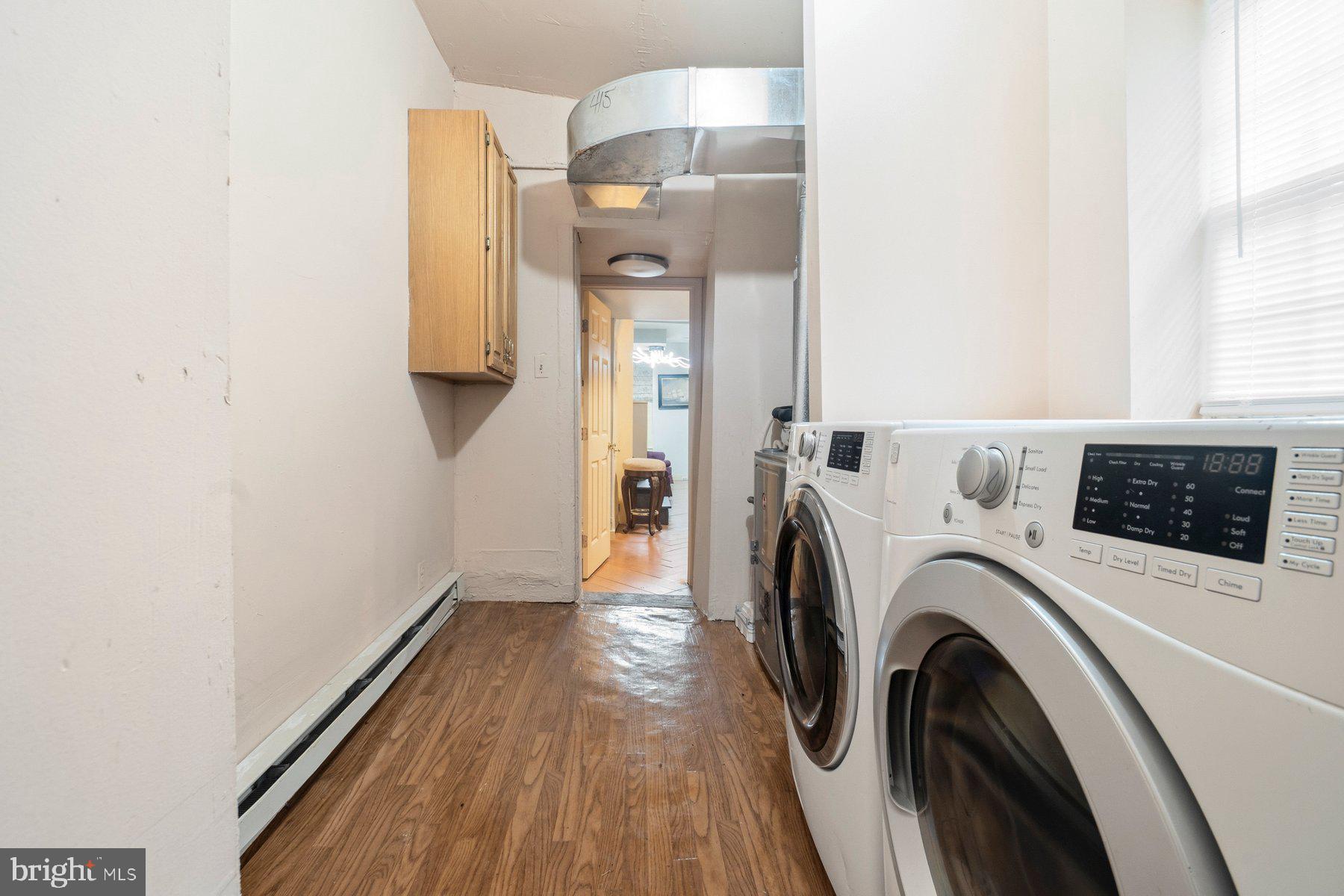 HOLLINS MARKET - Residential