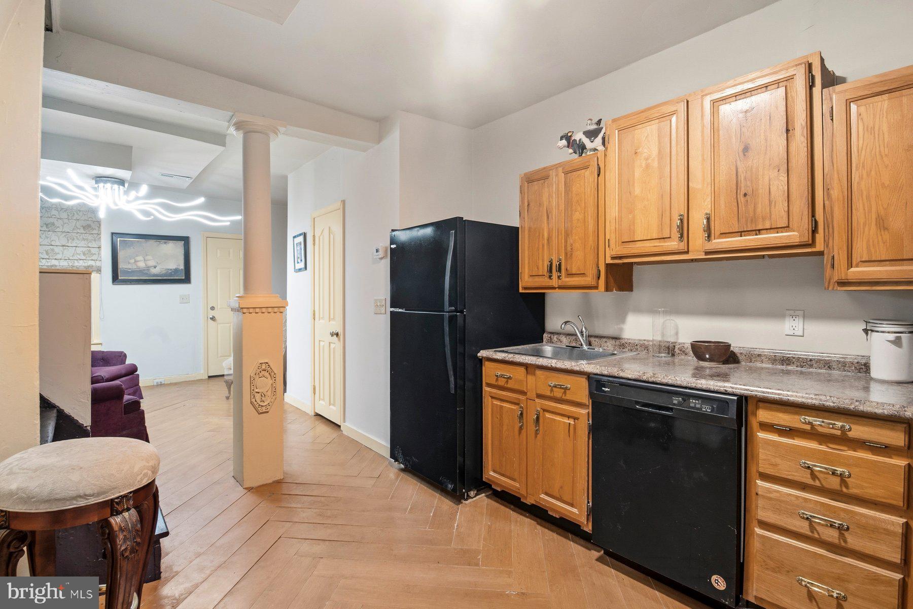 HOLLINS MARKET - Residential