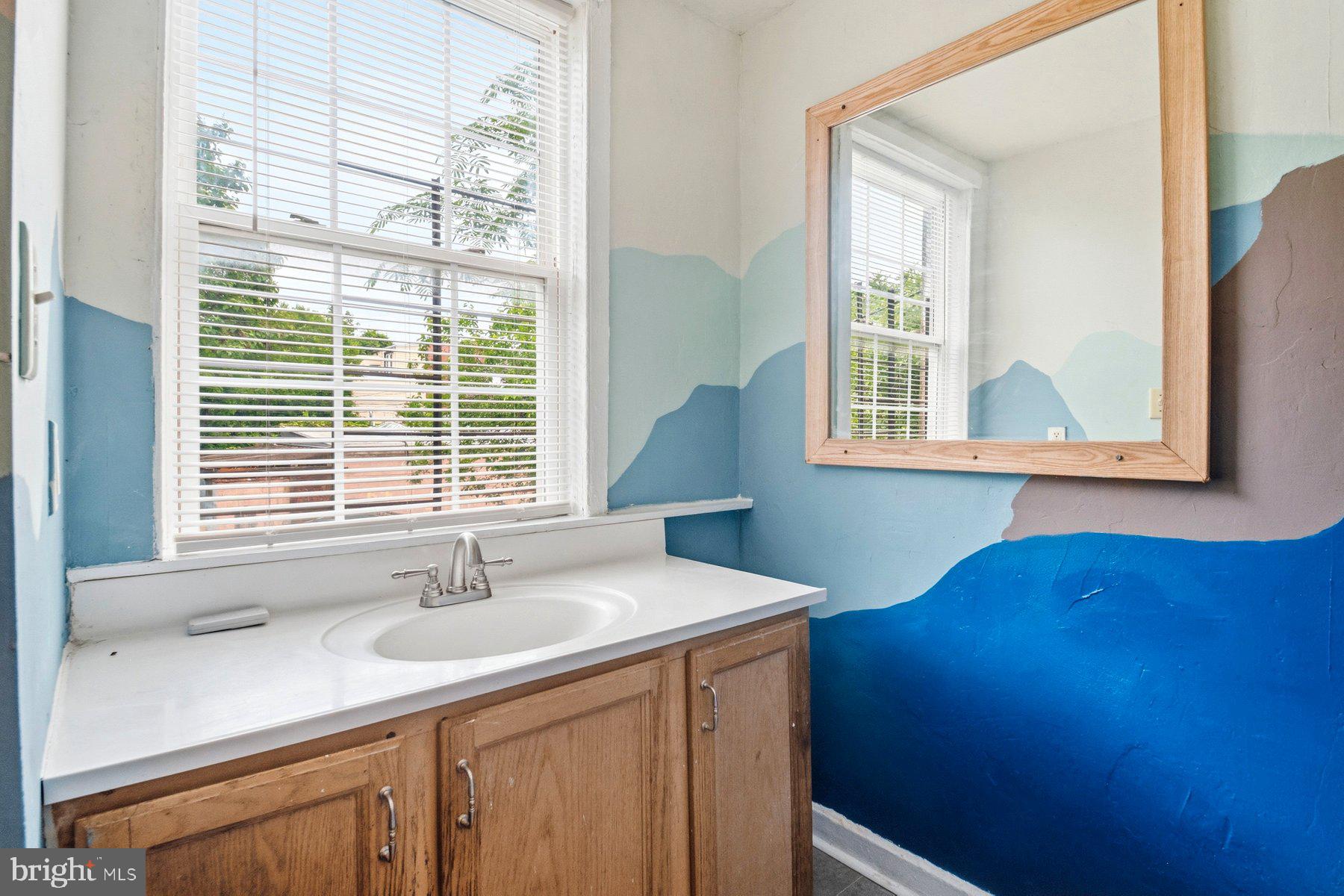 HOLLINS MARKET - Residential