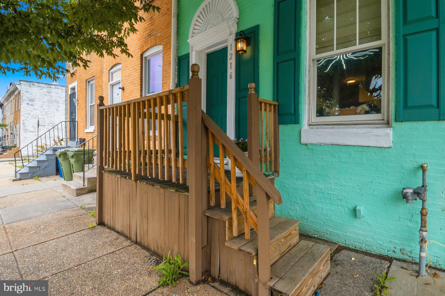 HOLLINS MARKET - Residential