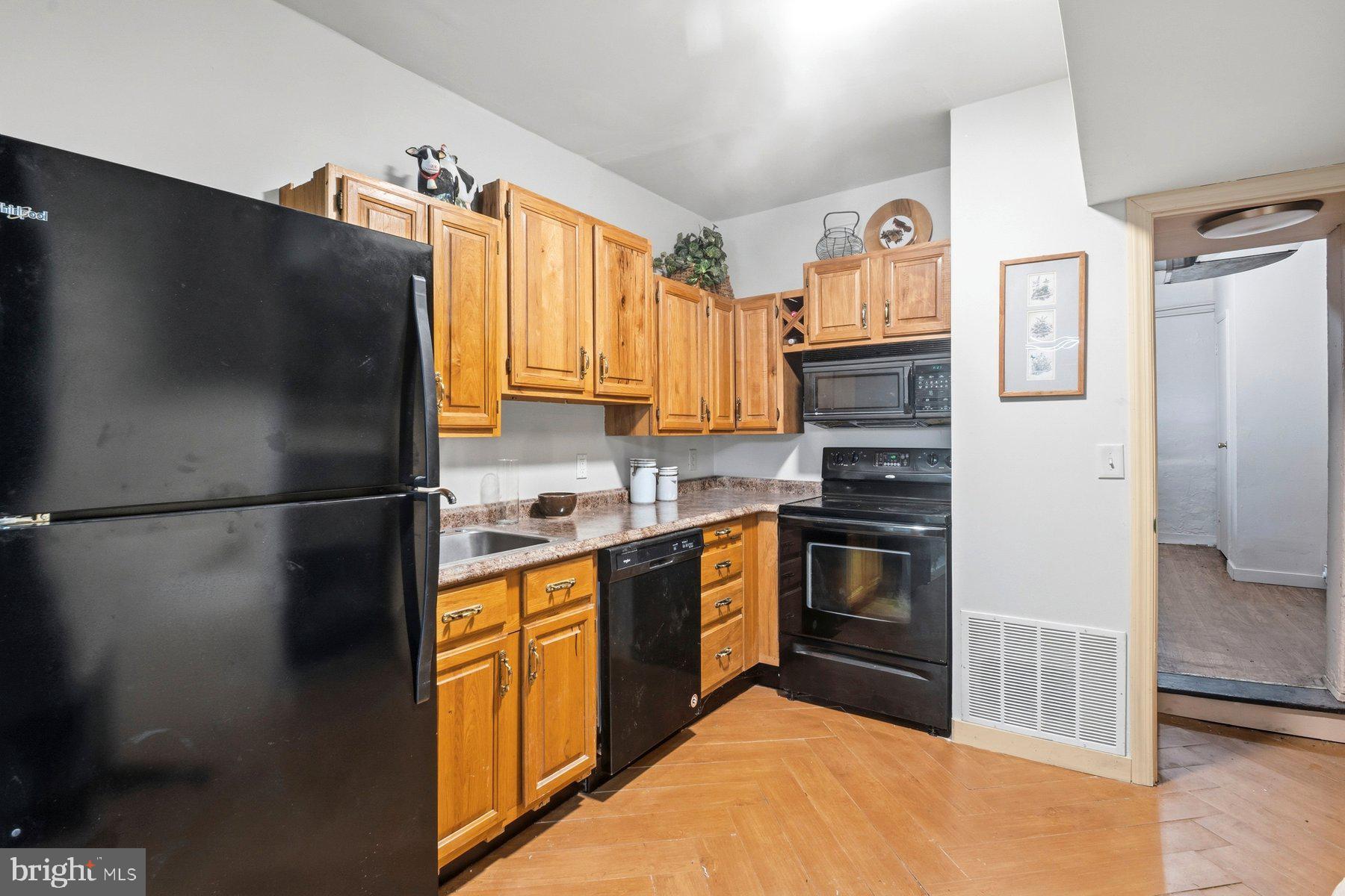 HOLLINS MARKET - Residential