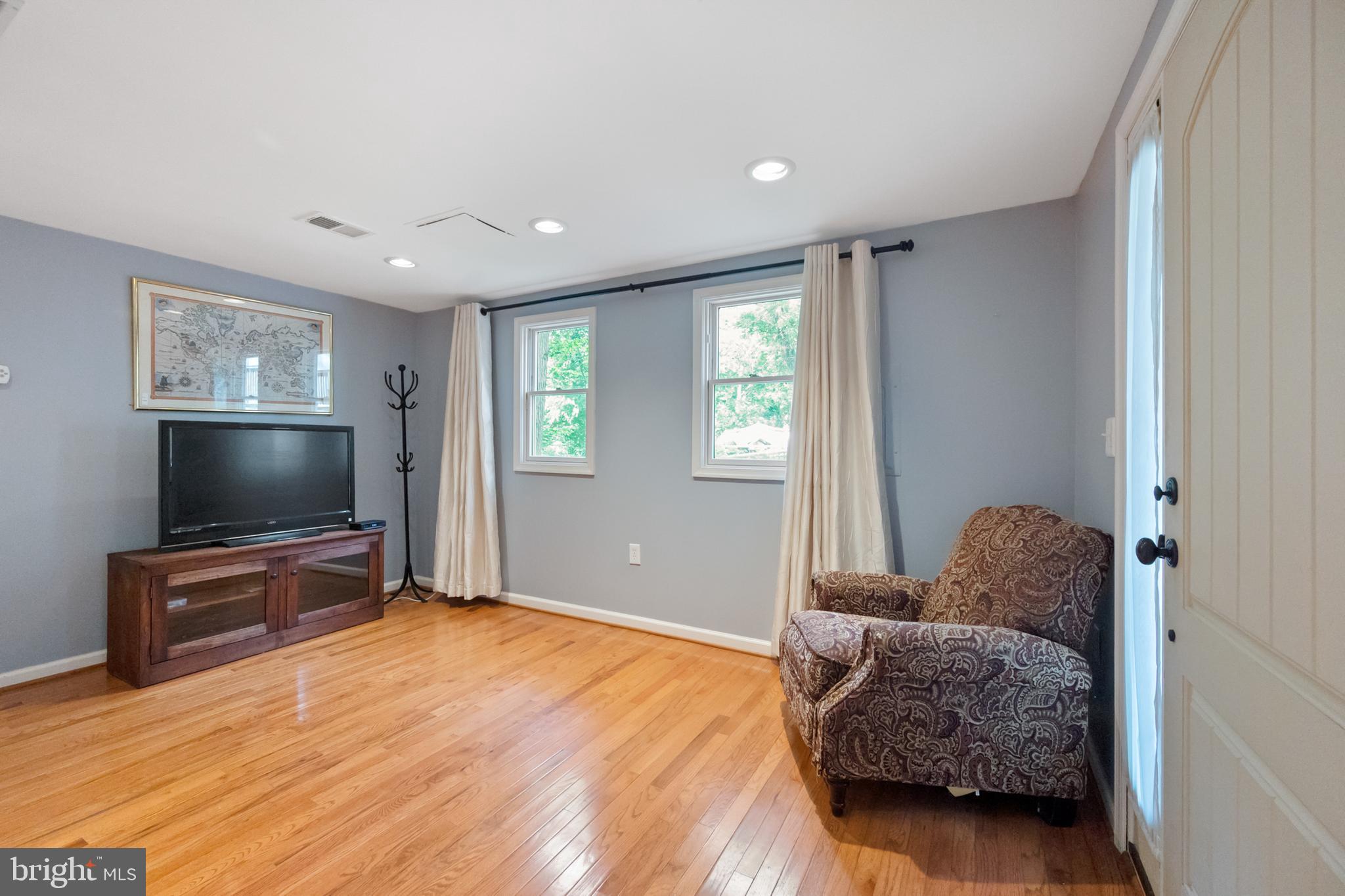 PINECREST - Residential