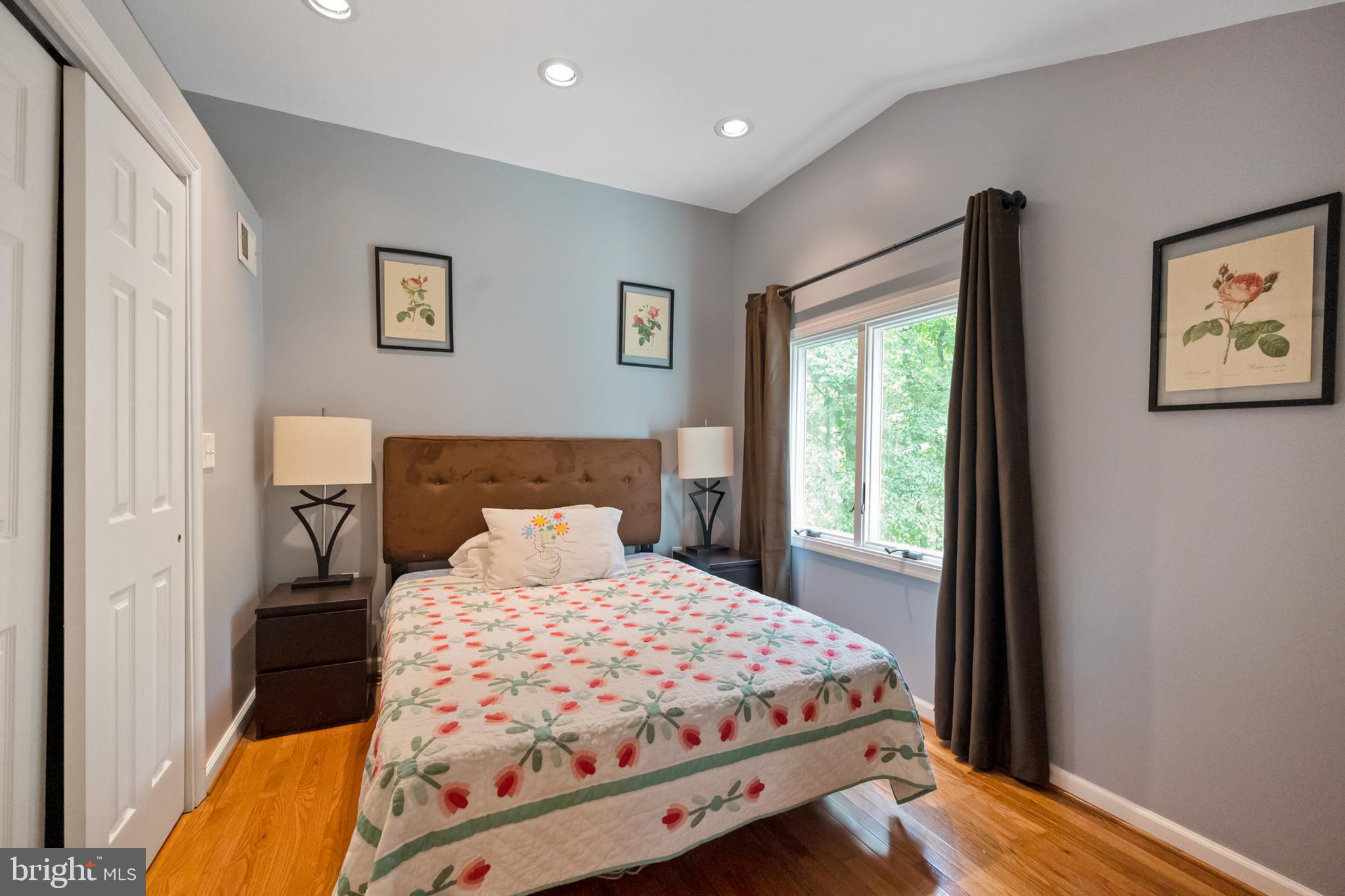 PINECREST - Residential