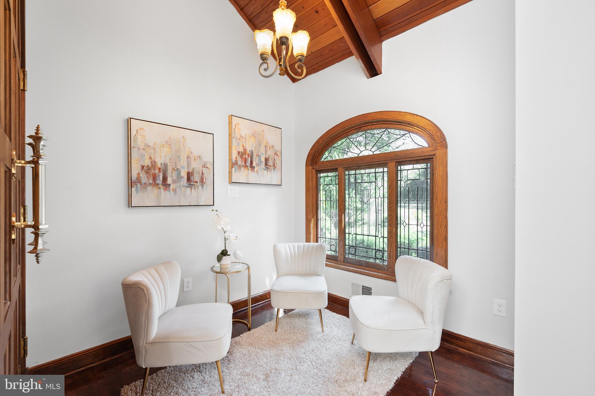 PINECREST - Residential