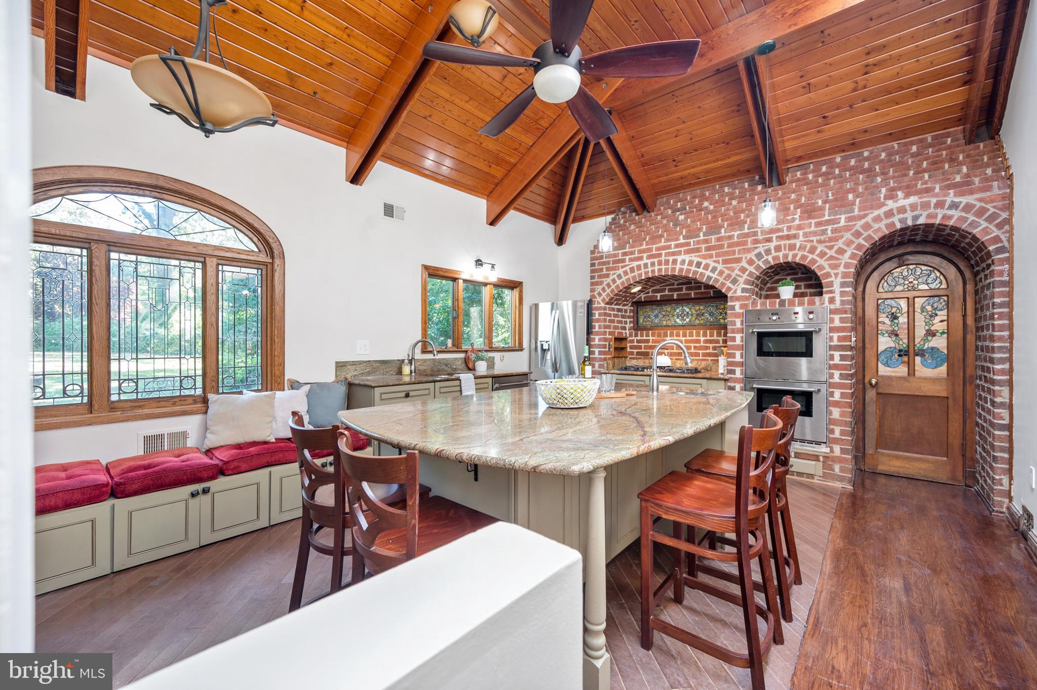 PINECREST - Residential