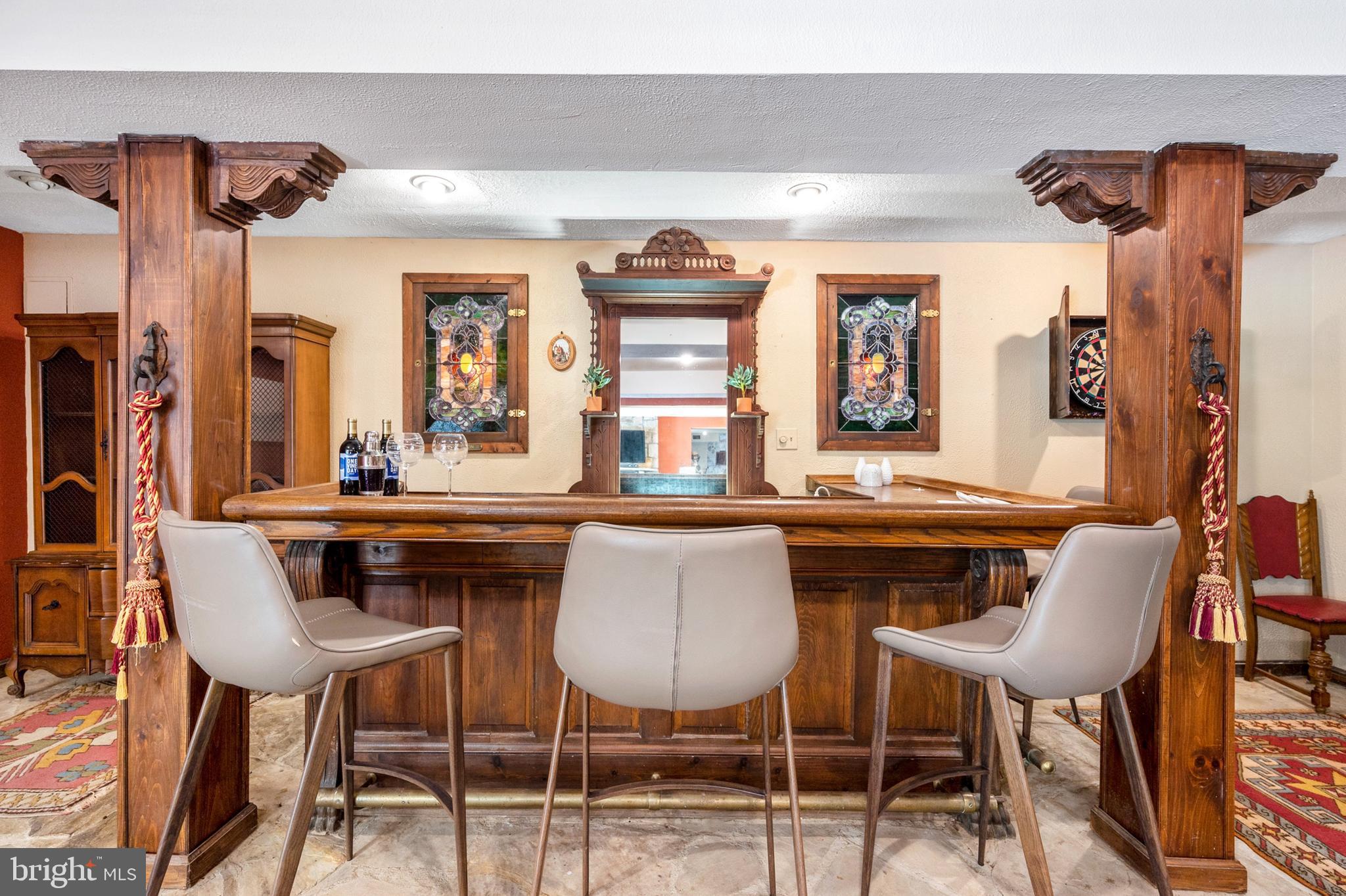 PINECREST - Residential