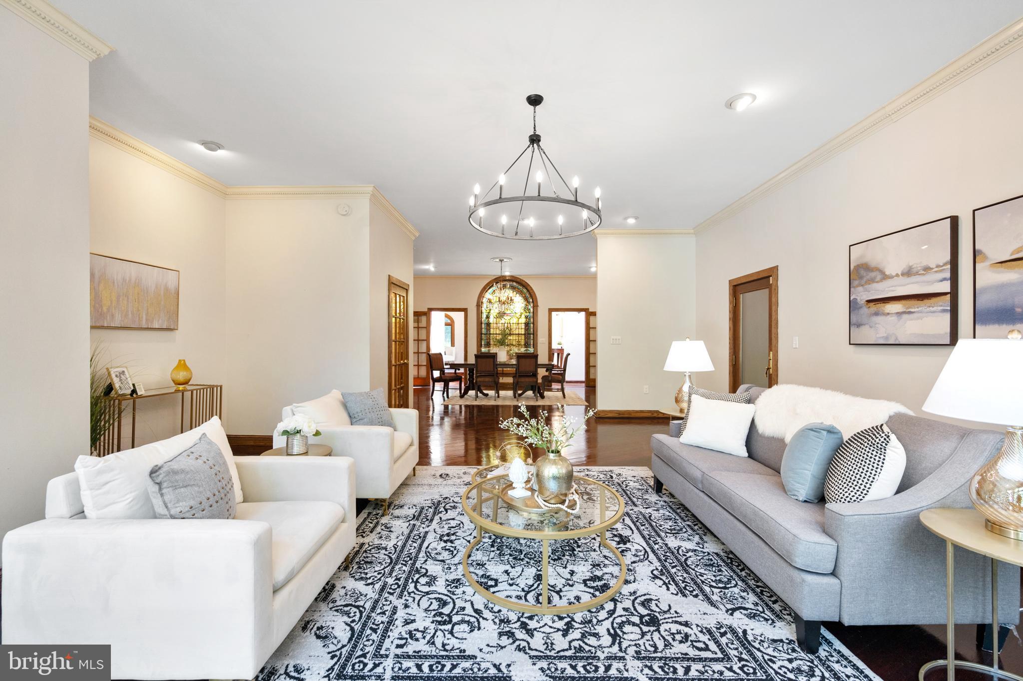 PINECREST - Residential