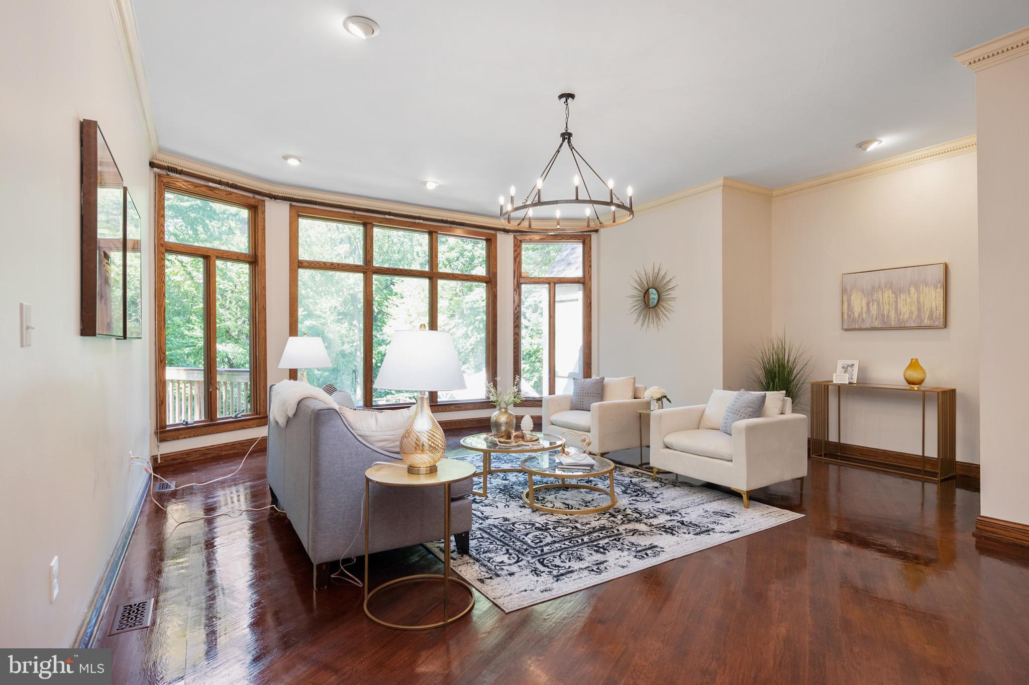 PINECREST - Residential