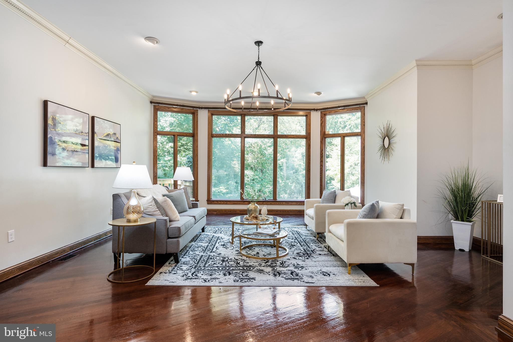 PINECREST - Residential