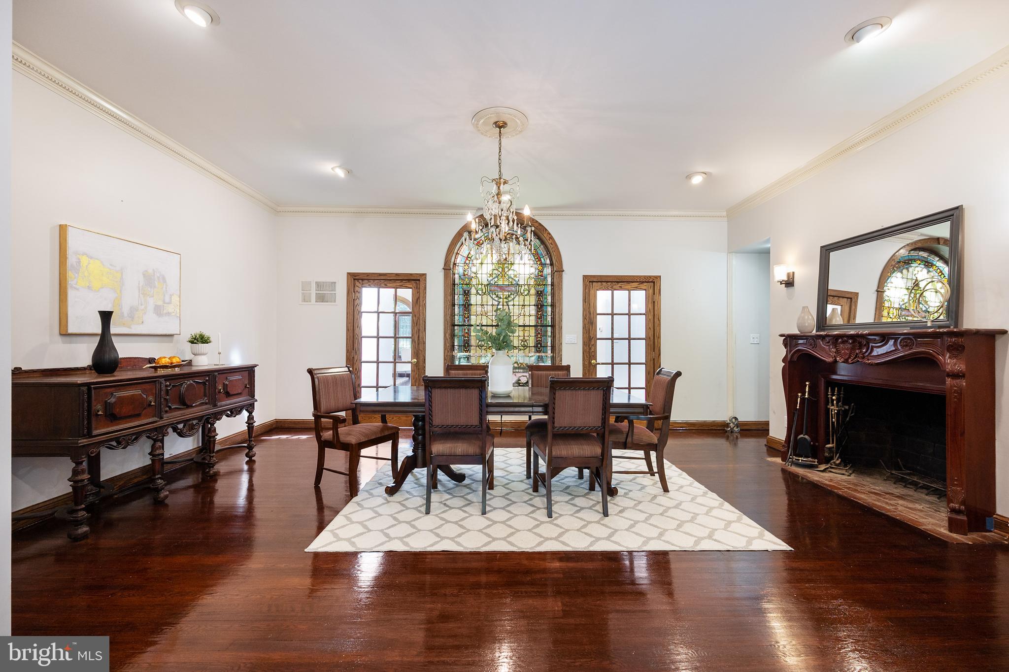 PINECREST - Residential