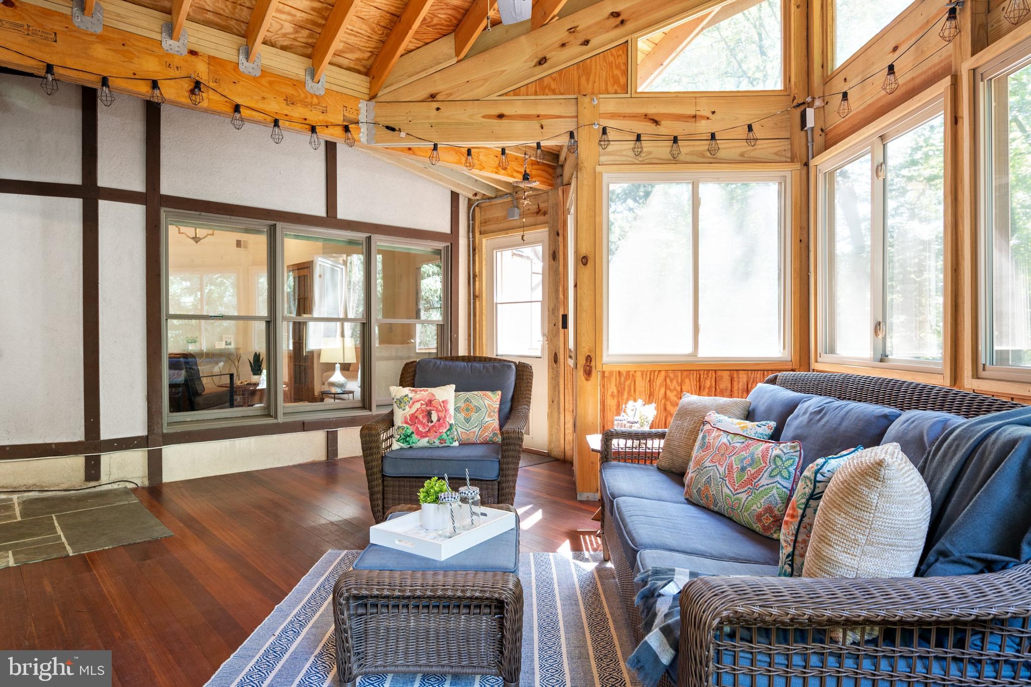 PINECREST - Residential