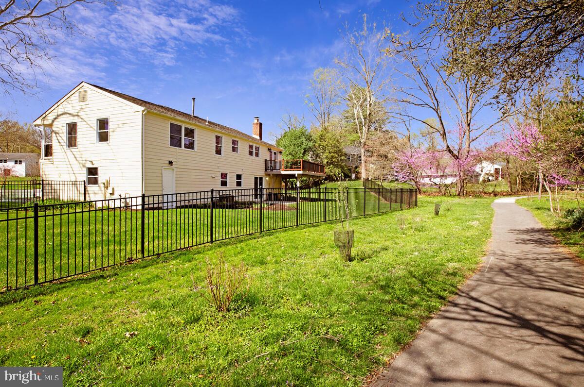 RUNNING BROOK - Residential