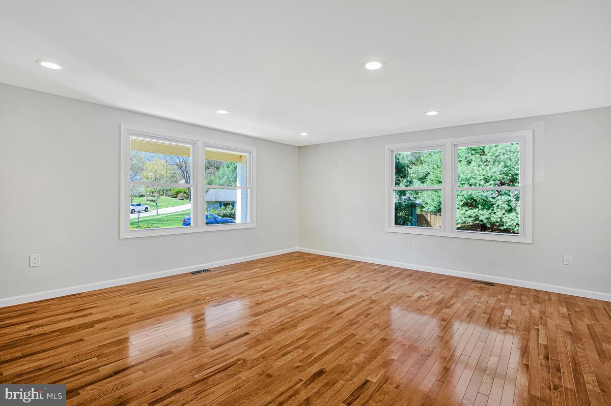 RUNNING BROOK - Residential