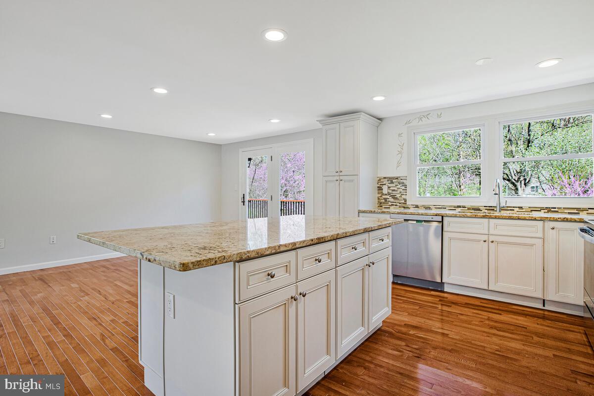 RUNNING BROOK - Residential