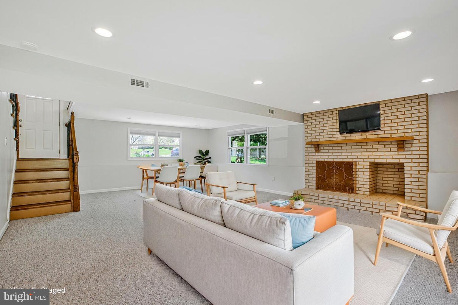 RUNNING BROOK - Residential