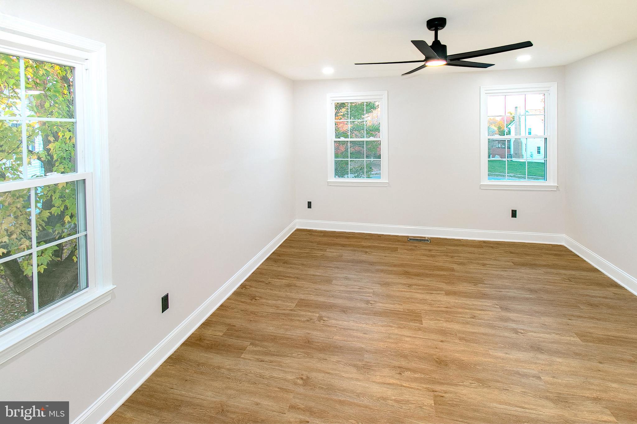 ASHBURN FARM - Residential