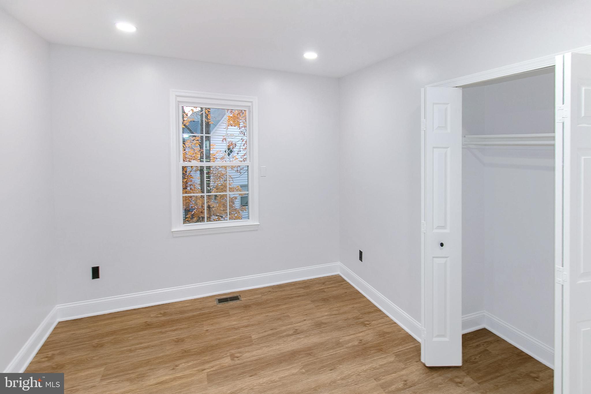 ASHBURN FARM - Residential