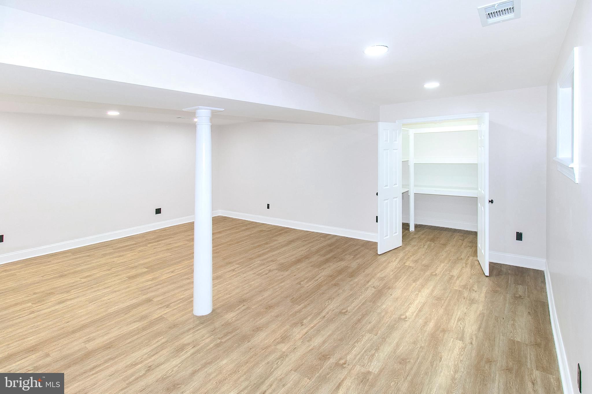 ASHBURN FARM - Residential