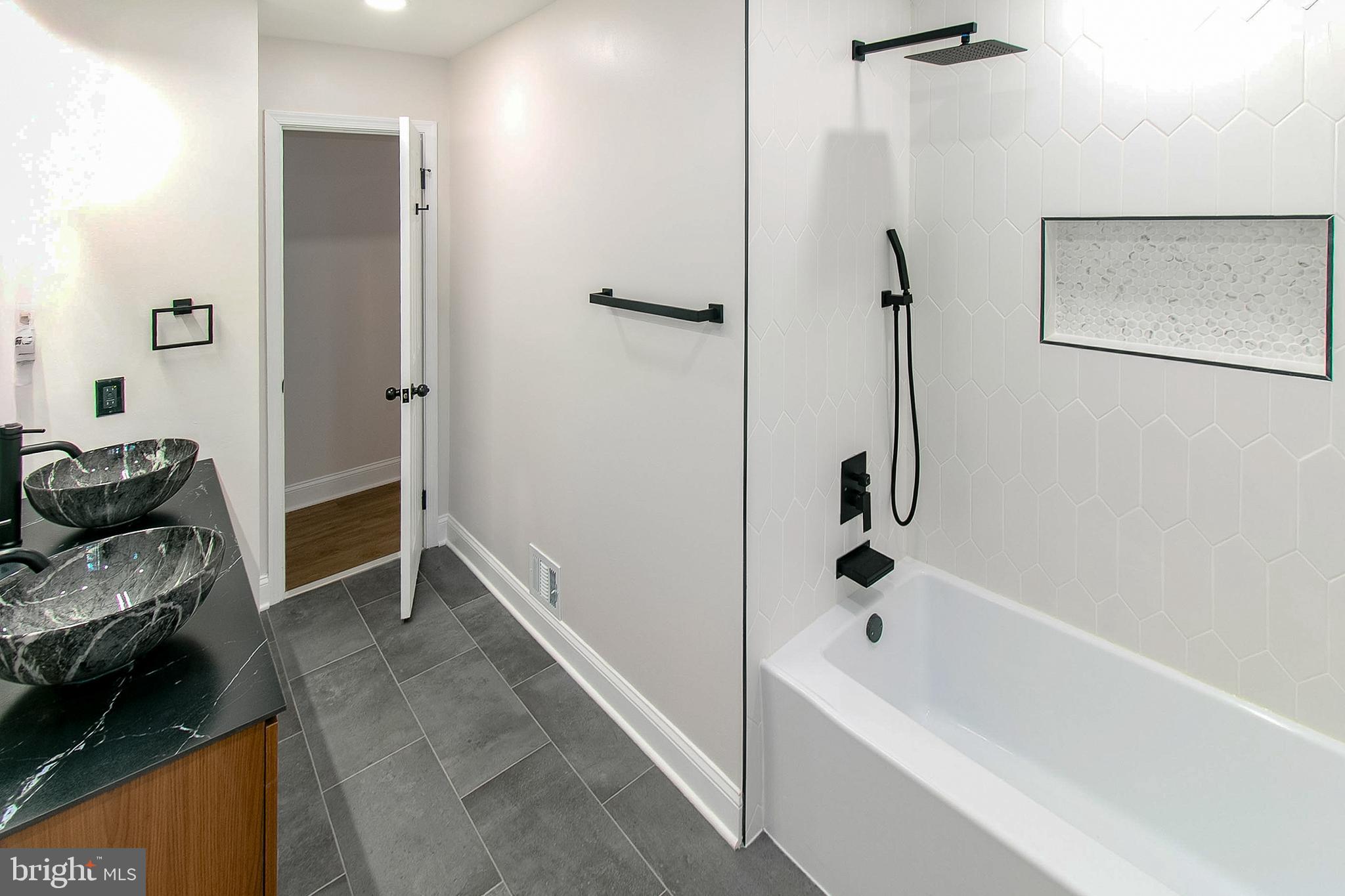 ASHBURN FARM - Residential