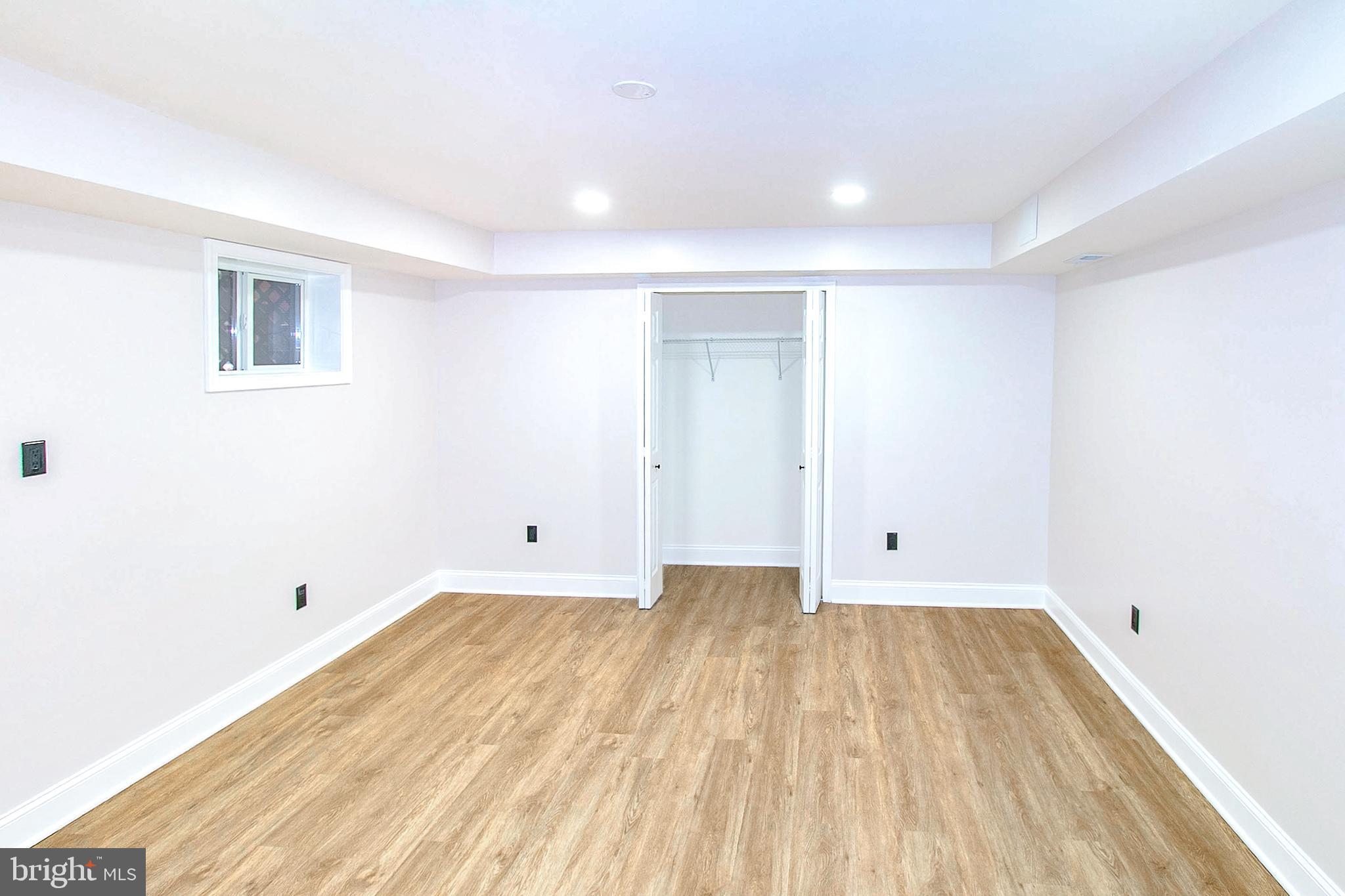 ASHBURN FARM - Residential