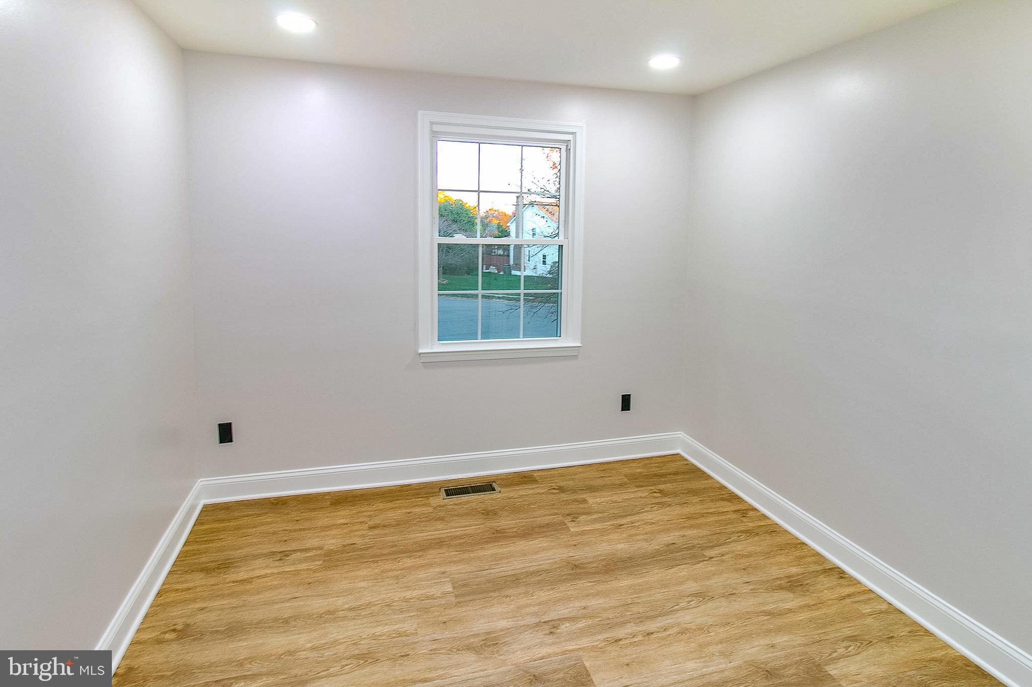 ASHBURN FARM - Residential