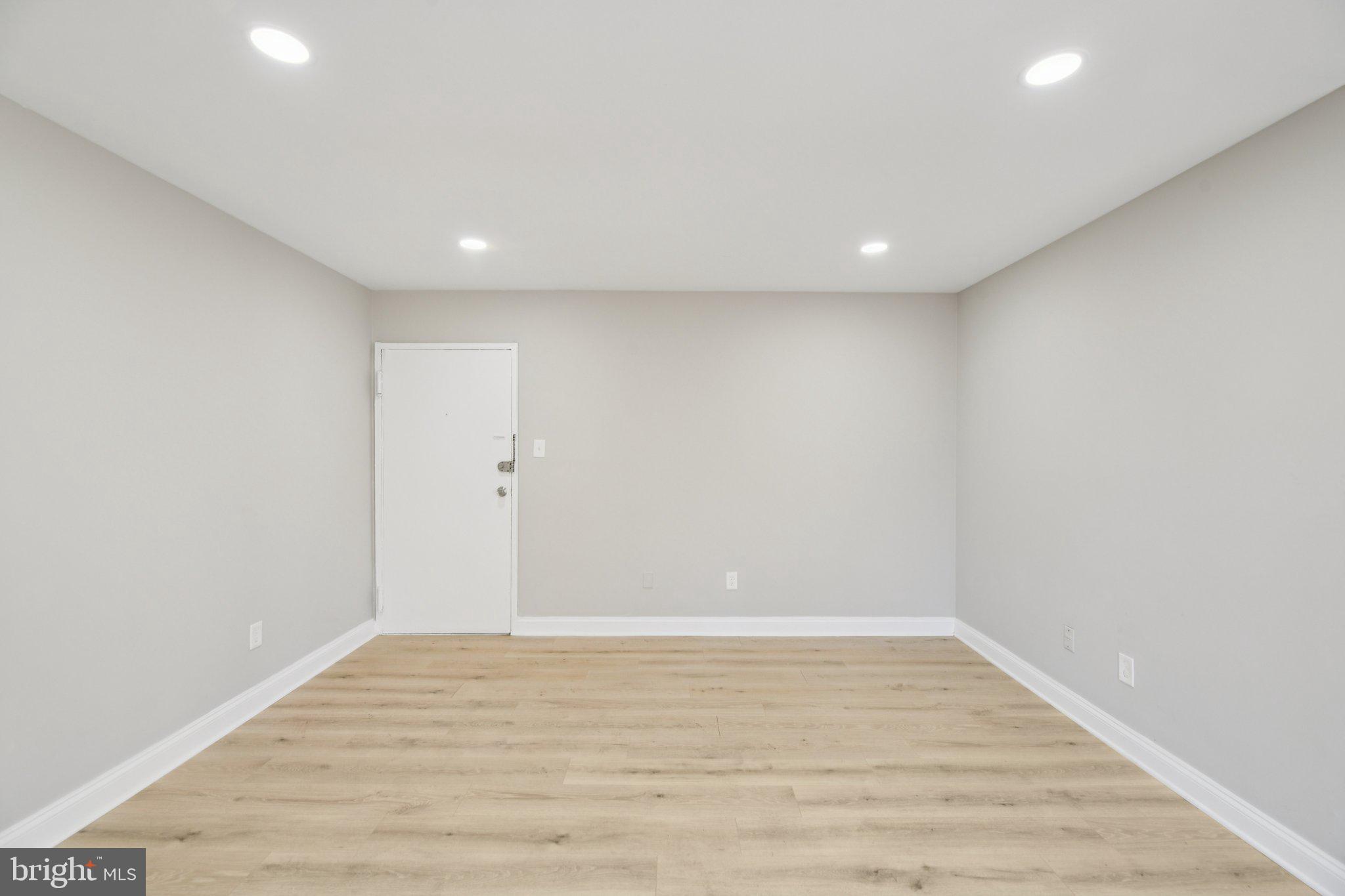 HUNTCREST CONDOMINIUM - Residential