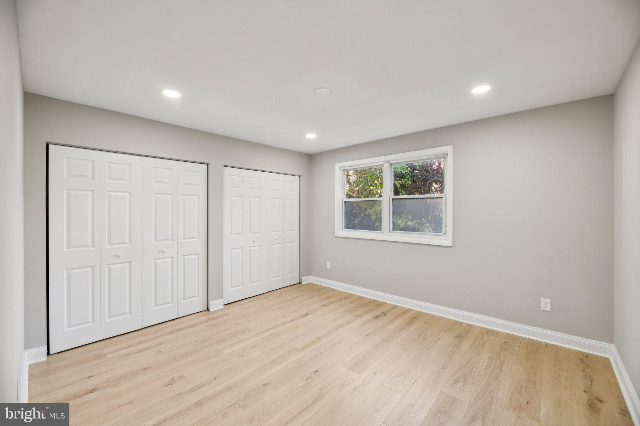 HUNTCREST CONDOMINIUM - Residential