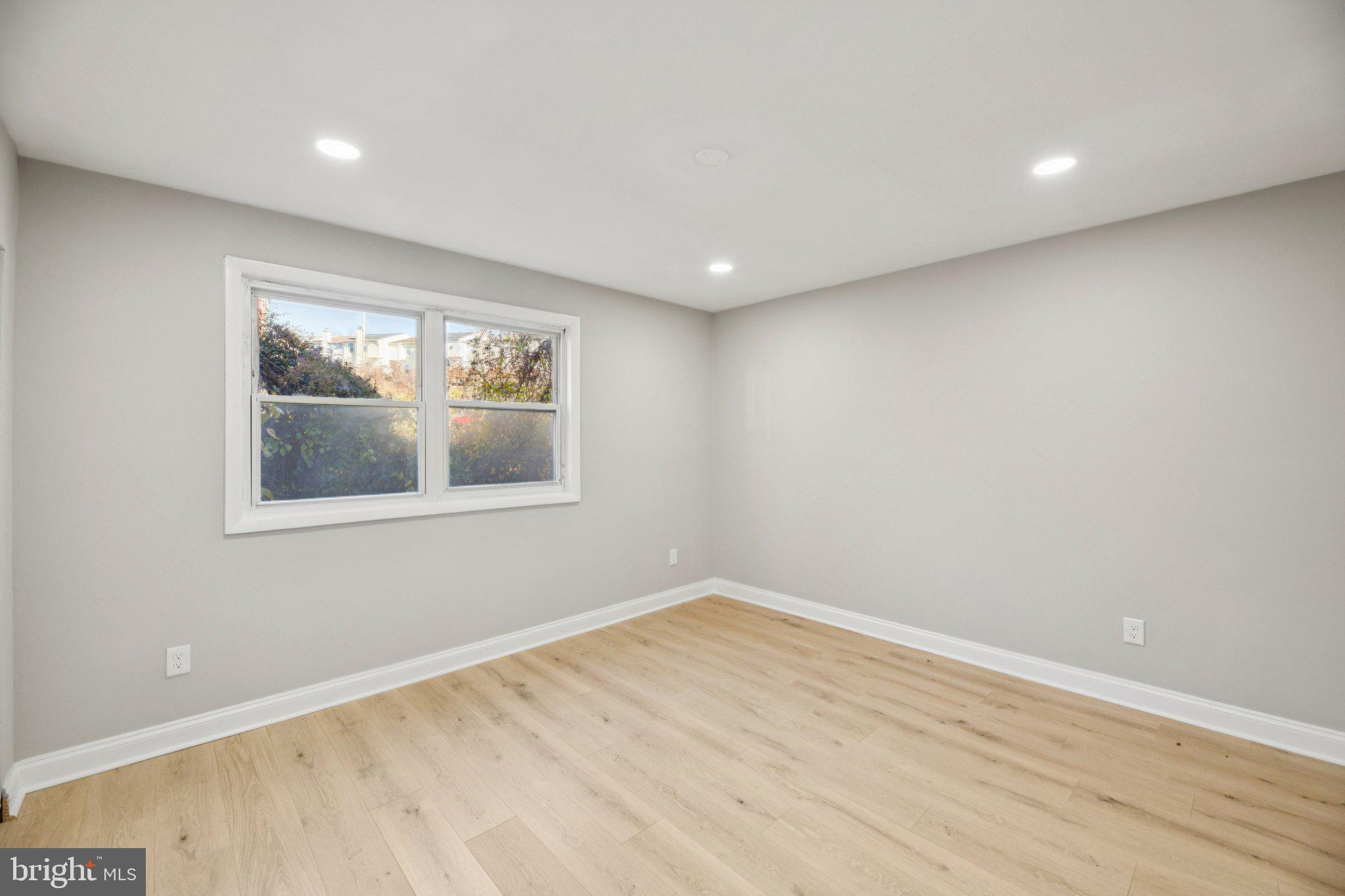 HUNTCREST CONDOMINIUM - Residential