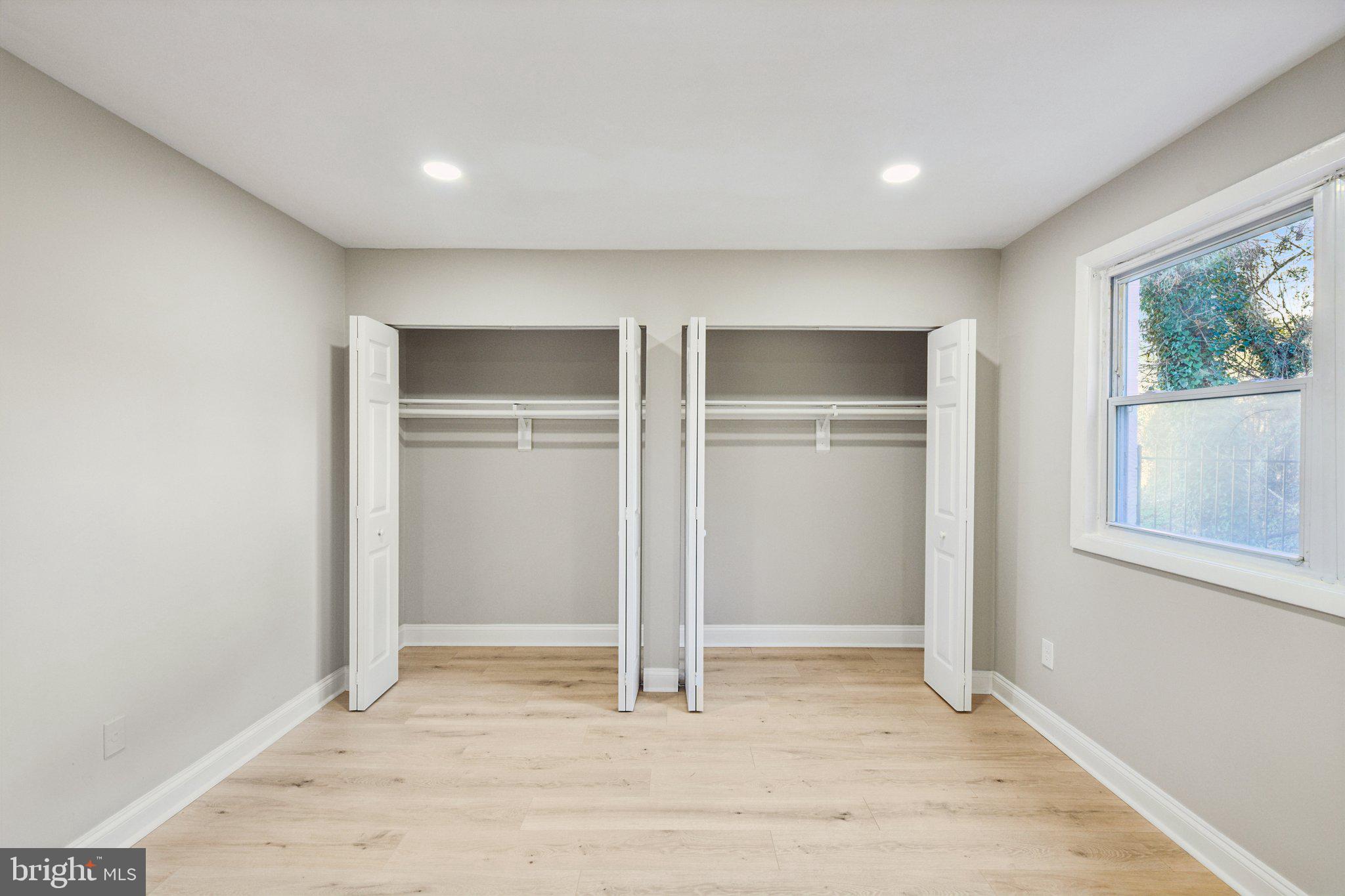 HUNTCREST CONDOMINIUM - Residential