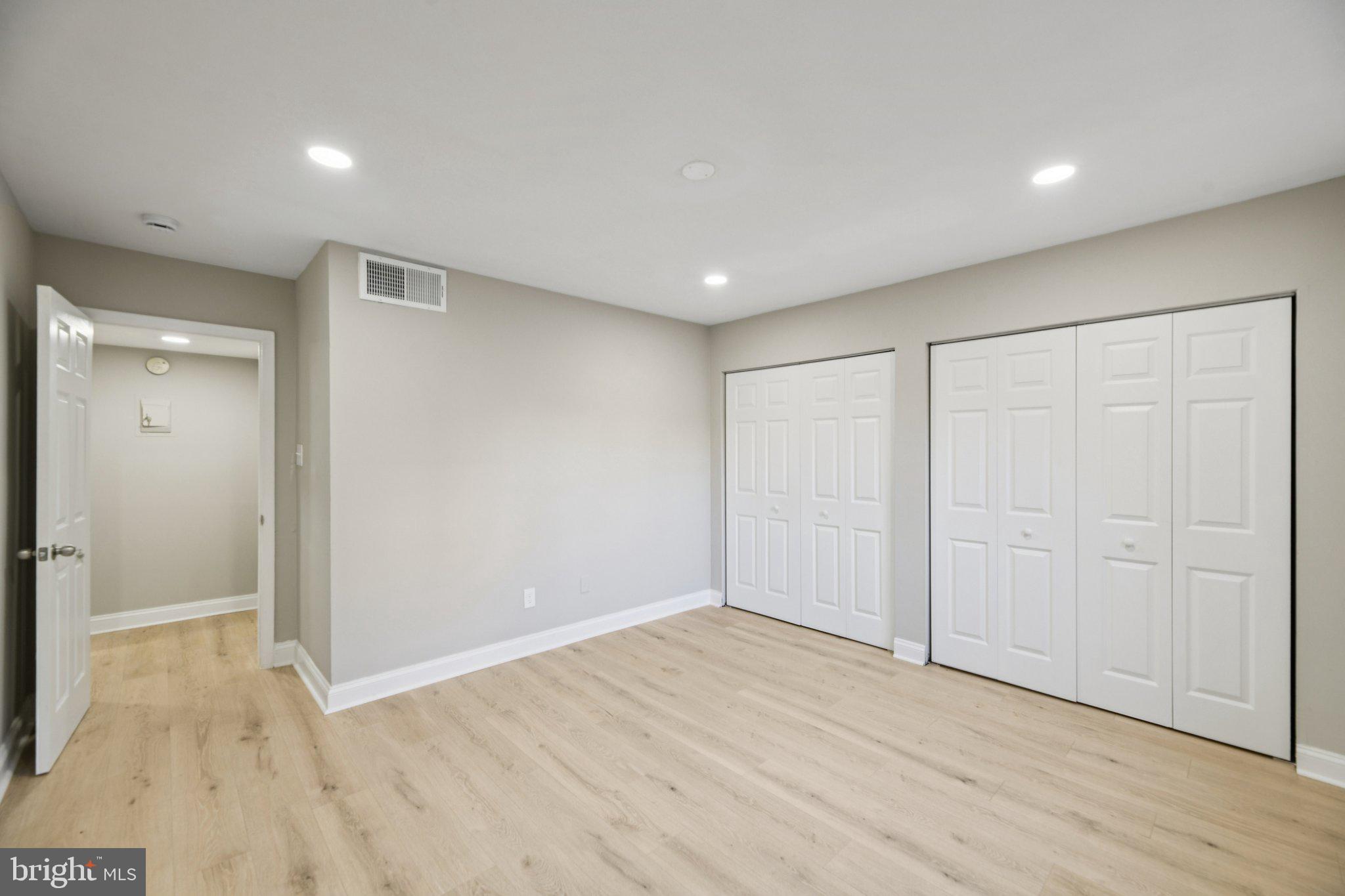 HUNTCREST CONDOMINIUM - Residential