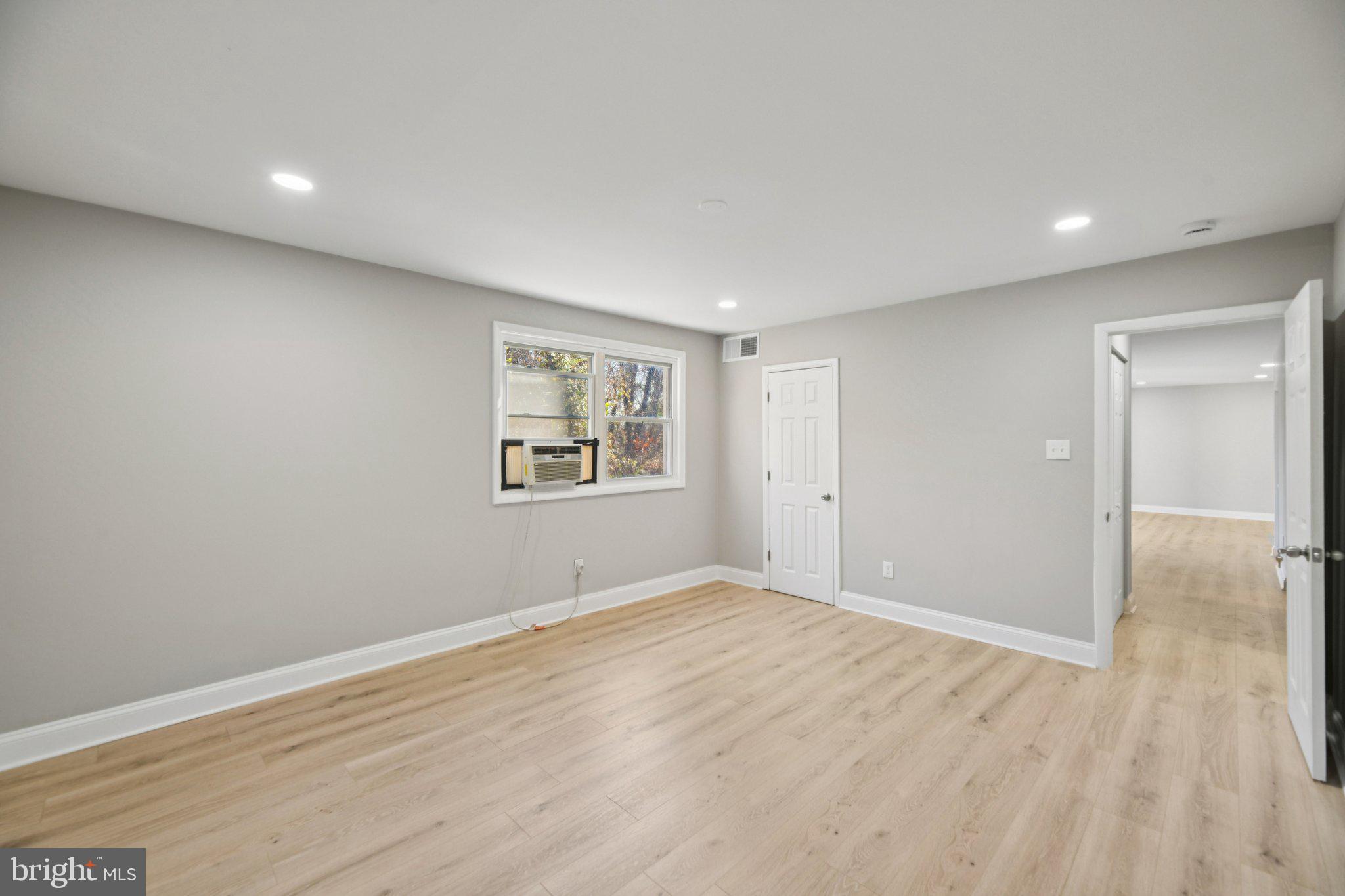 HUNTCREST CONDOMINIUM - Residential