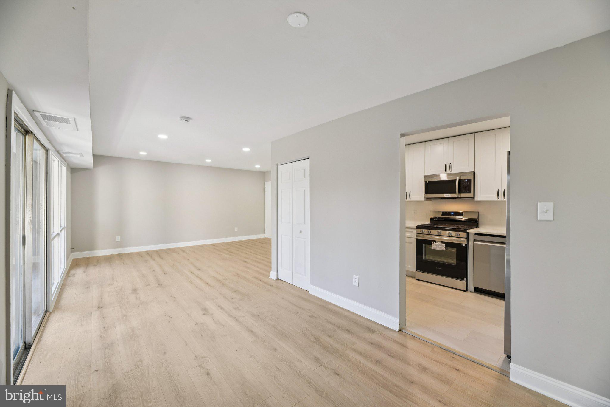 HUNTCREST CONDOMINIUM - Residential