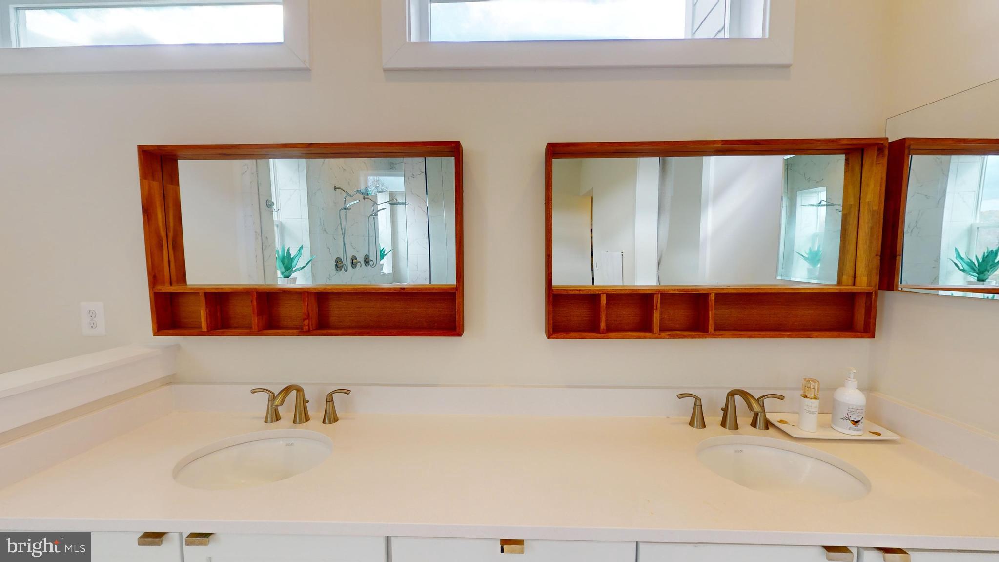 SOUTHERN HILLS - Residential