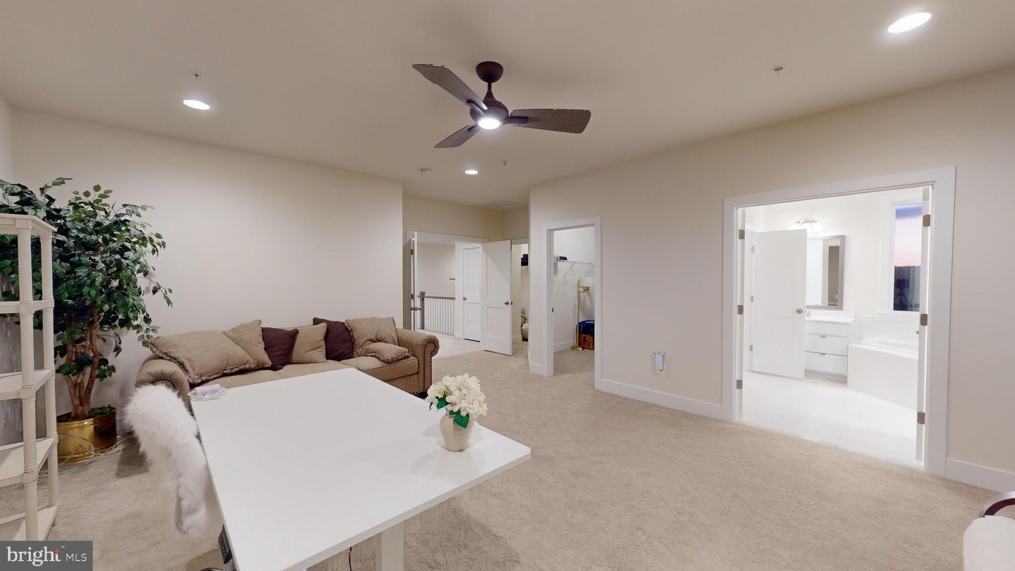 SOUTHERN HILLS - Residential