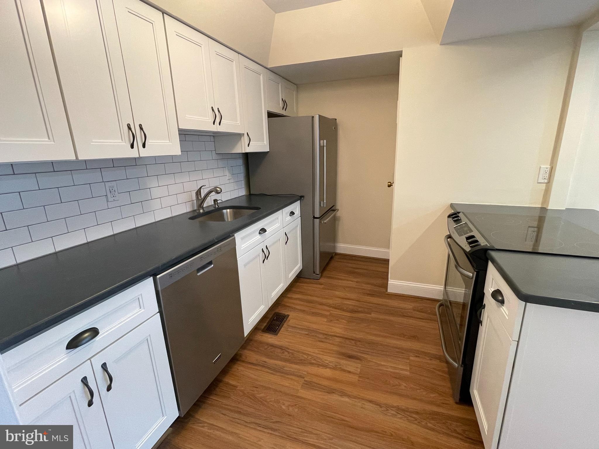 GREENE COUNTRIE VI - Residential Lease