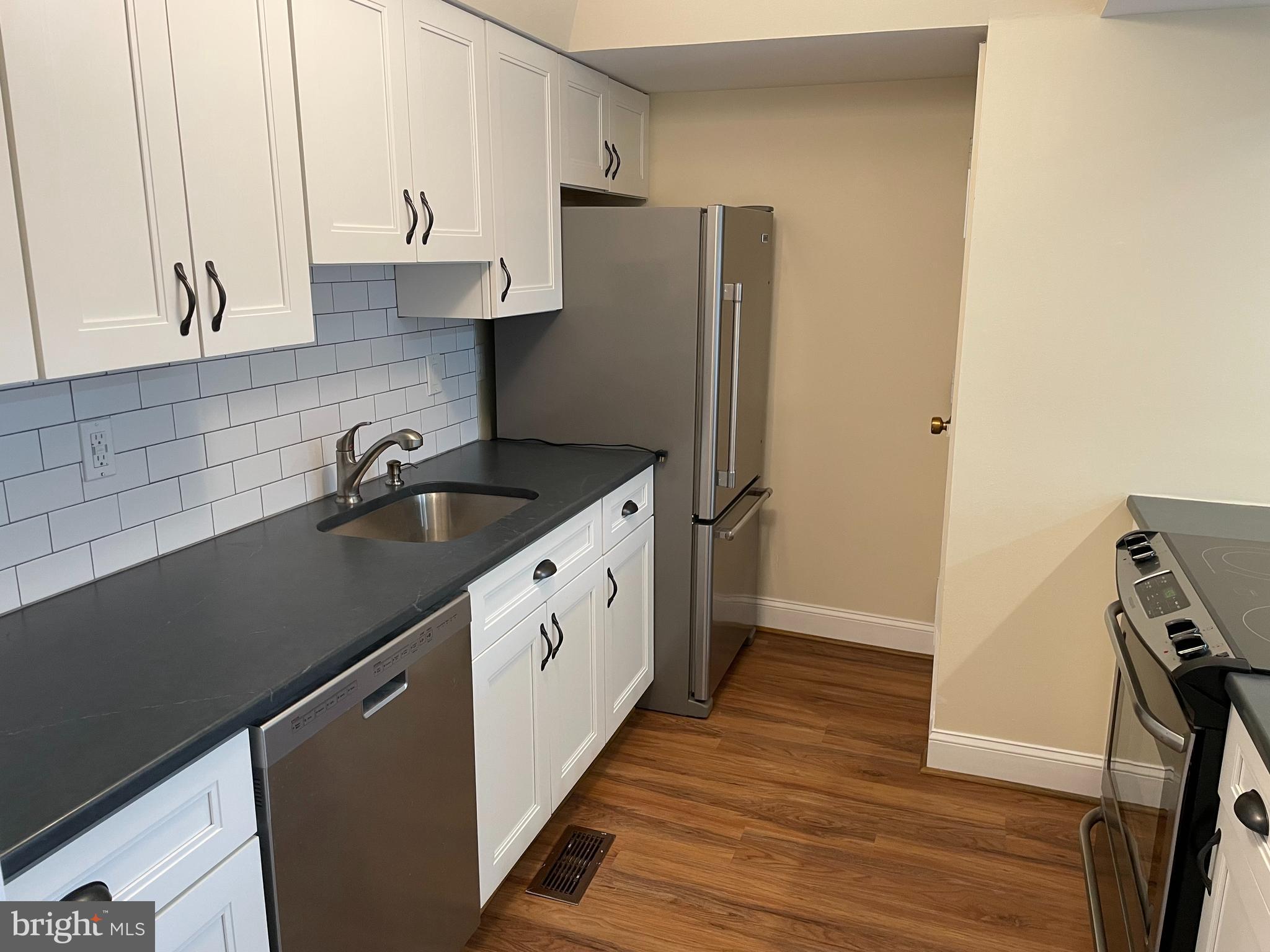 GREENE COUNTRIE VI - Residential Lease