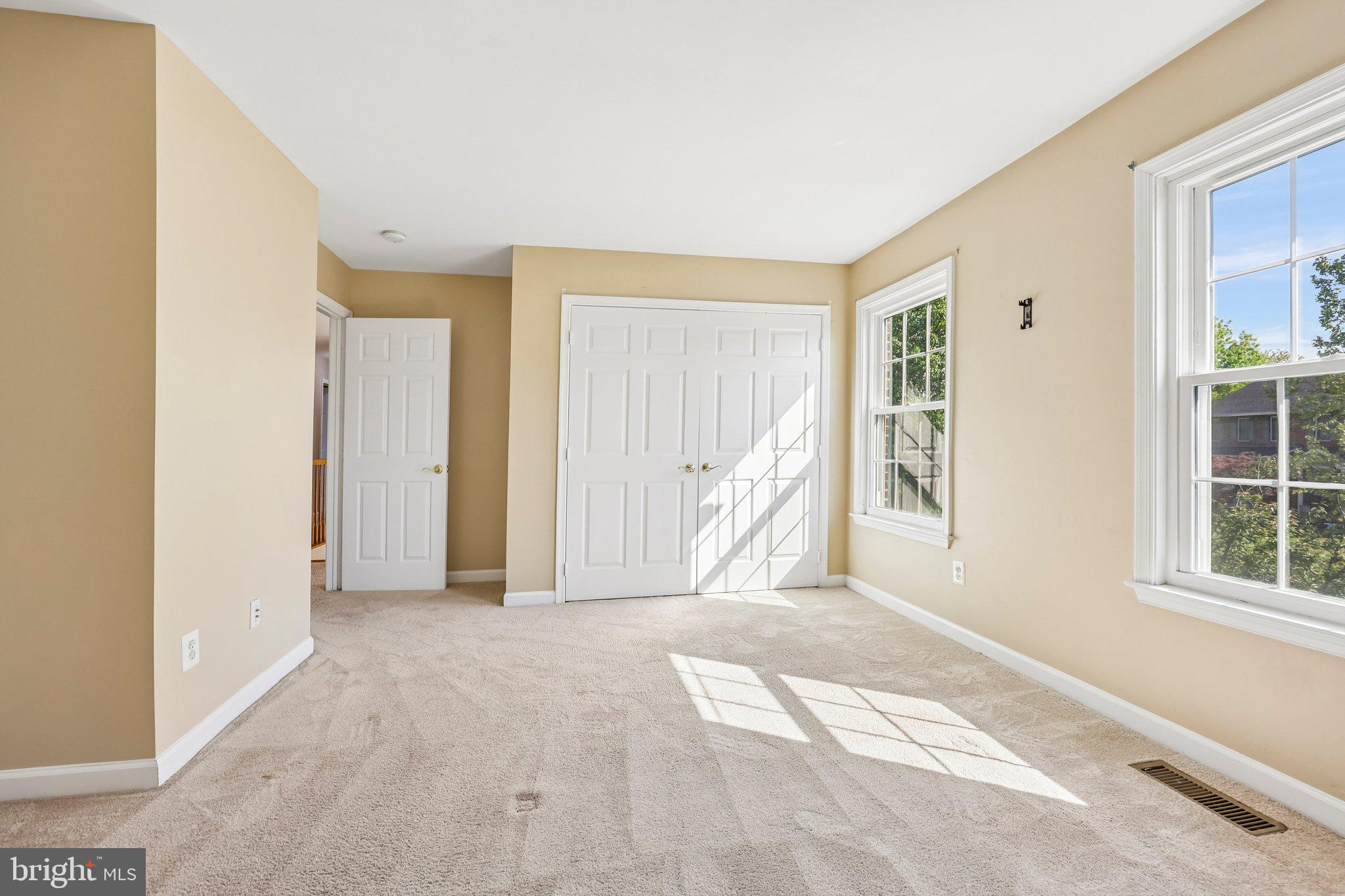 ASHBURN FARM - Residential