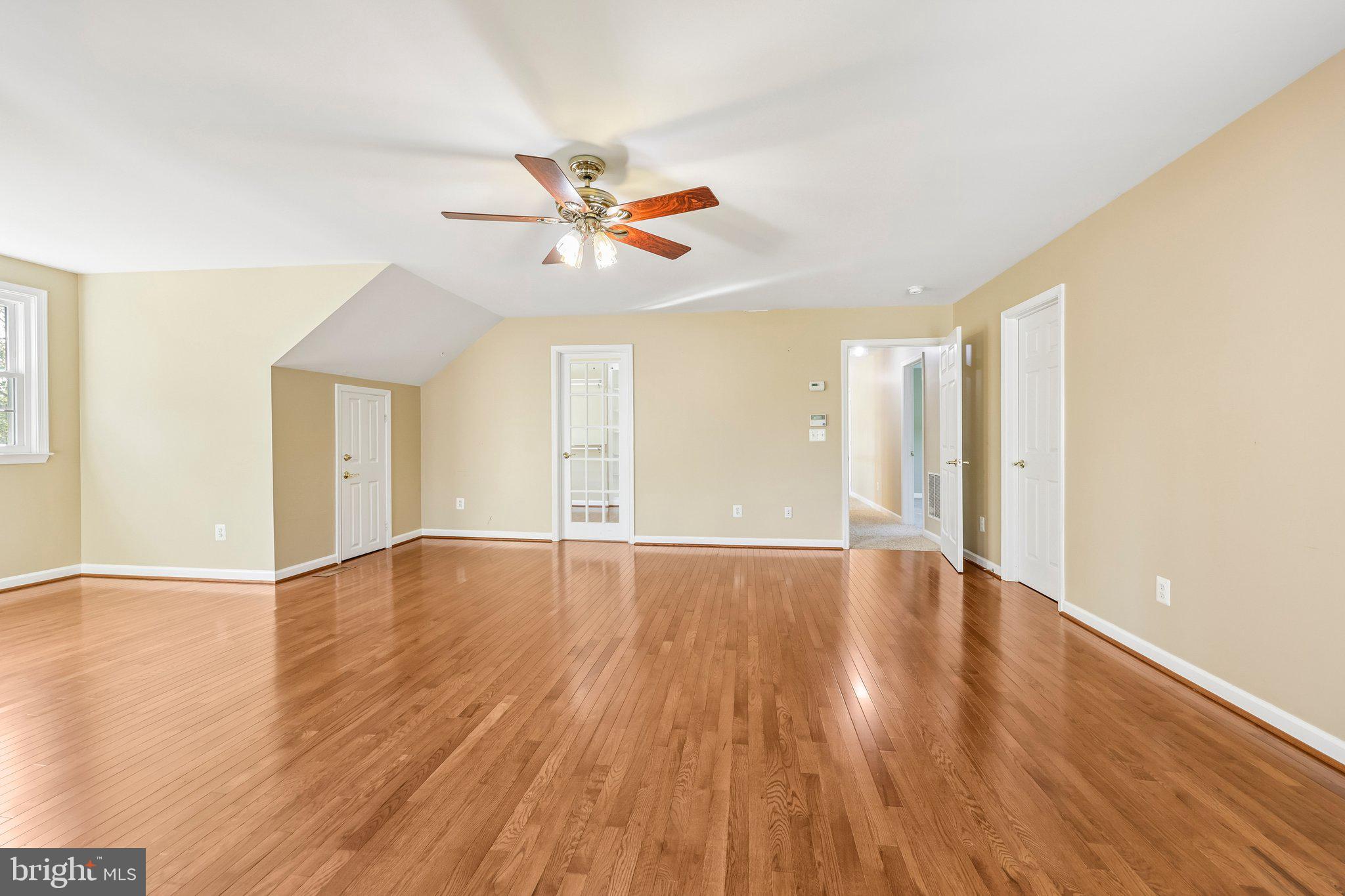 ASHBURN FARM - Residential