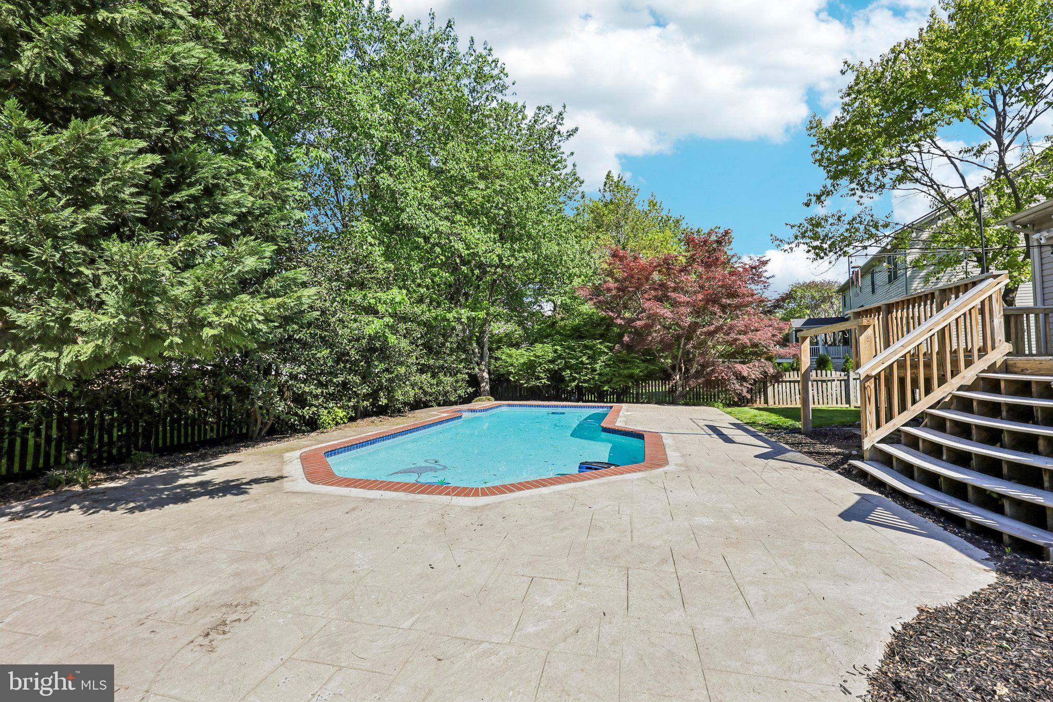 ASHBURN FARM - Residential