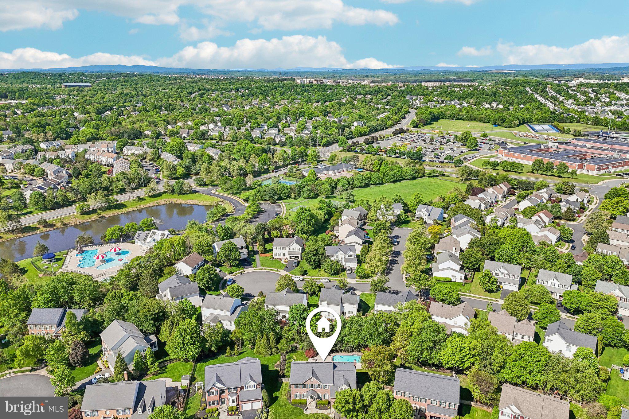 ASHBURN FARM - Residential