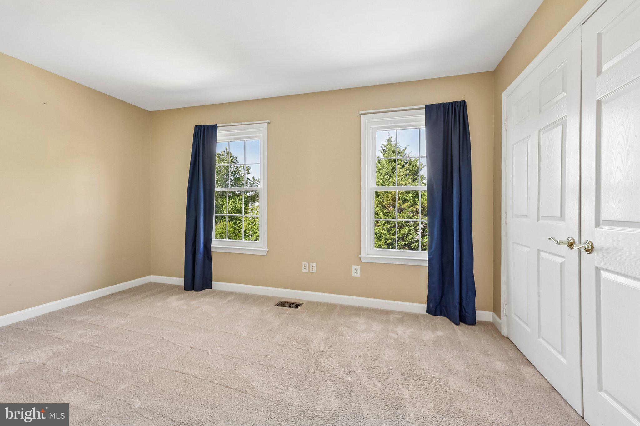 ASHBURN FARM - Residential