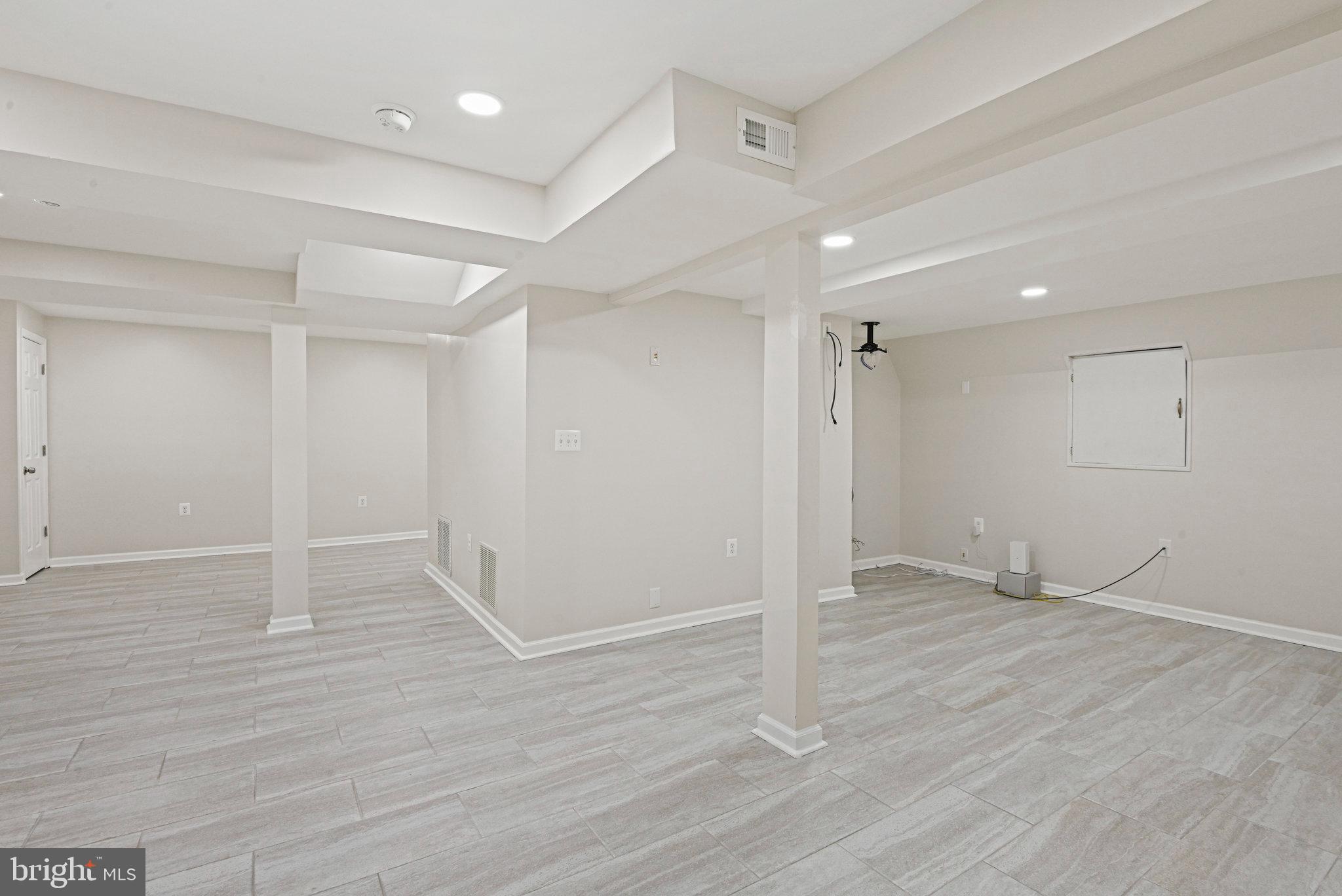 CHANTILLY HIGHLANDS - Residential Lease