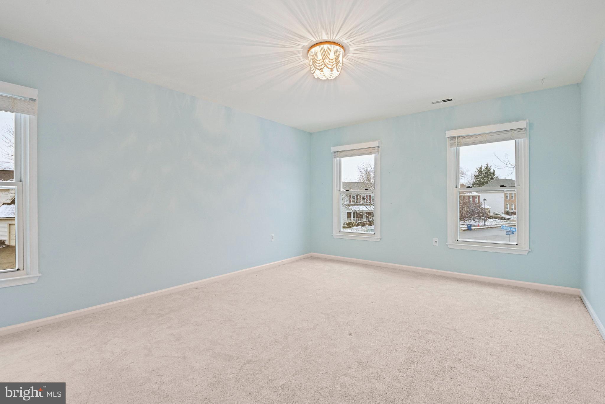 CHANTILLY HIGHLANDS - Residential Lease