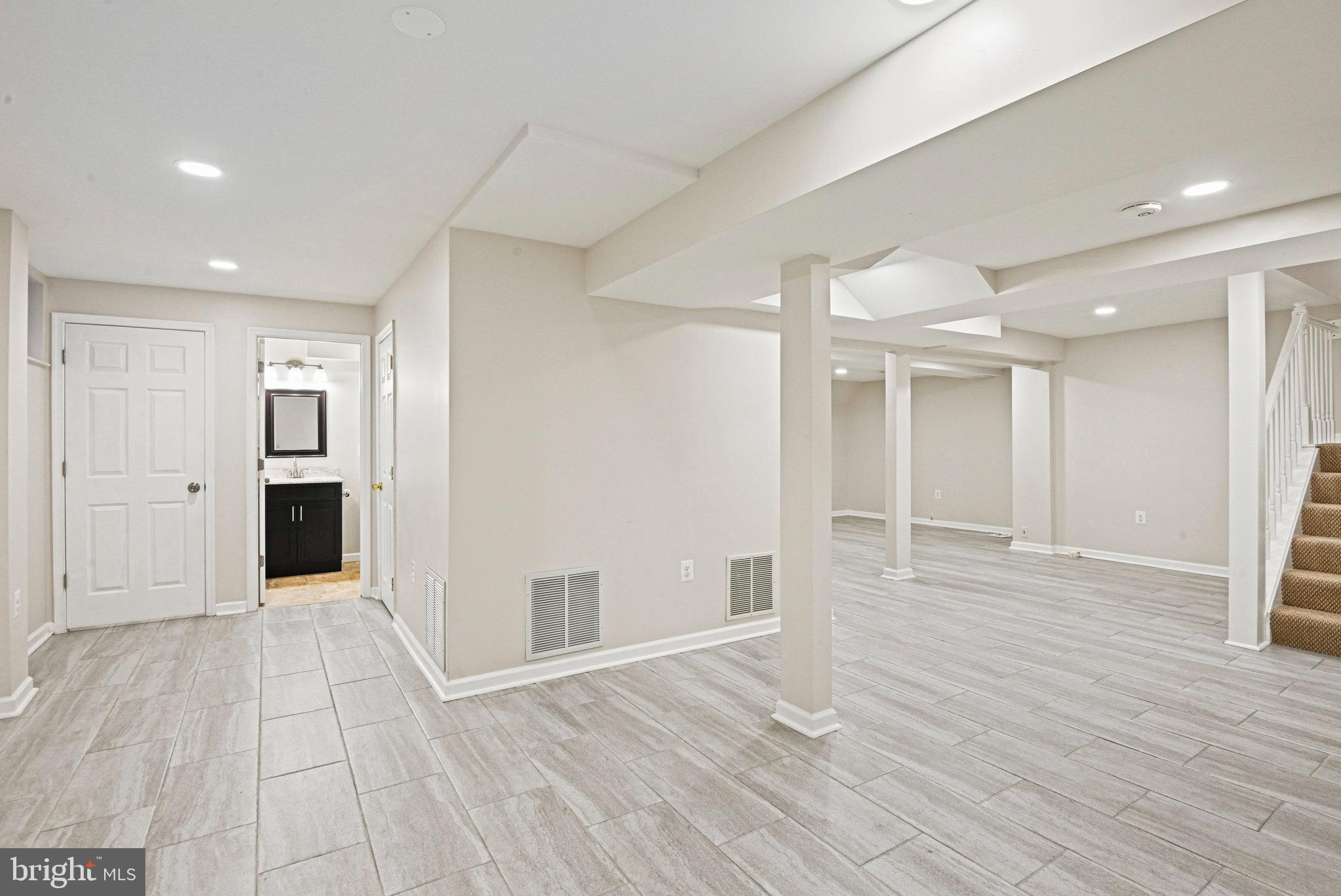 CHANTILLY HIGHLANDS - Residential Lease