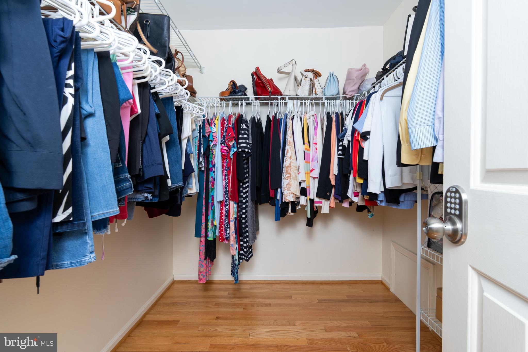 BROOKFIELD - Residential