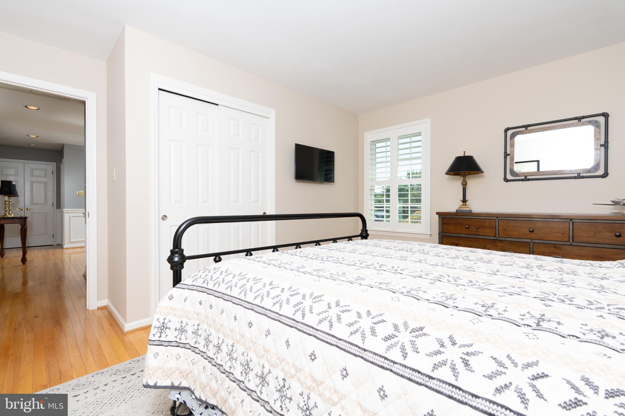 BROOKFIELD - Residential