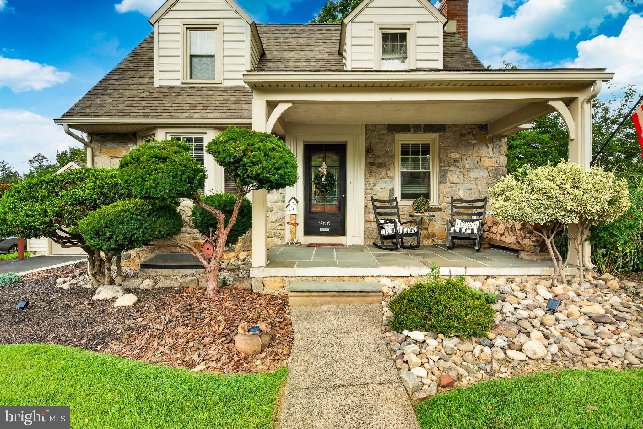 966 EDGEWOOD DRIVE