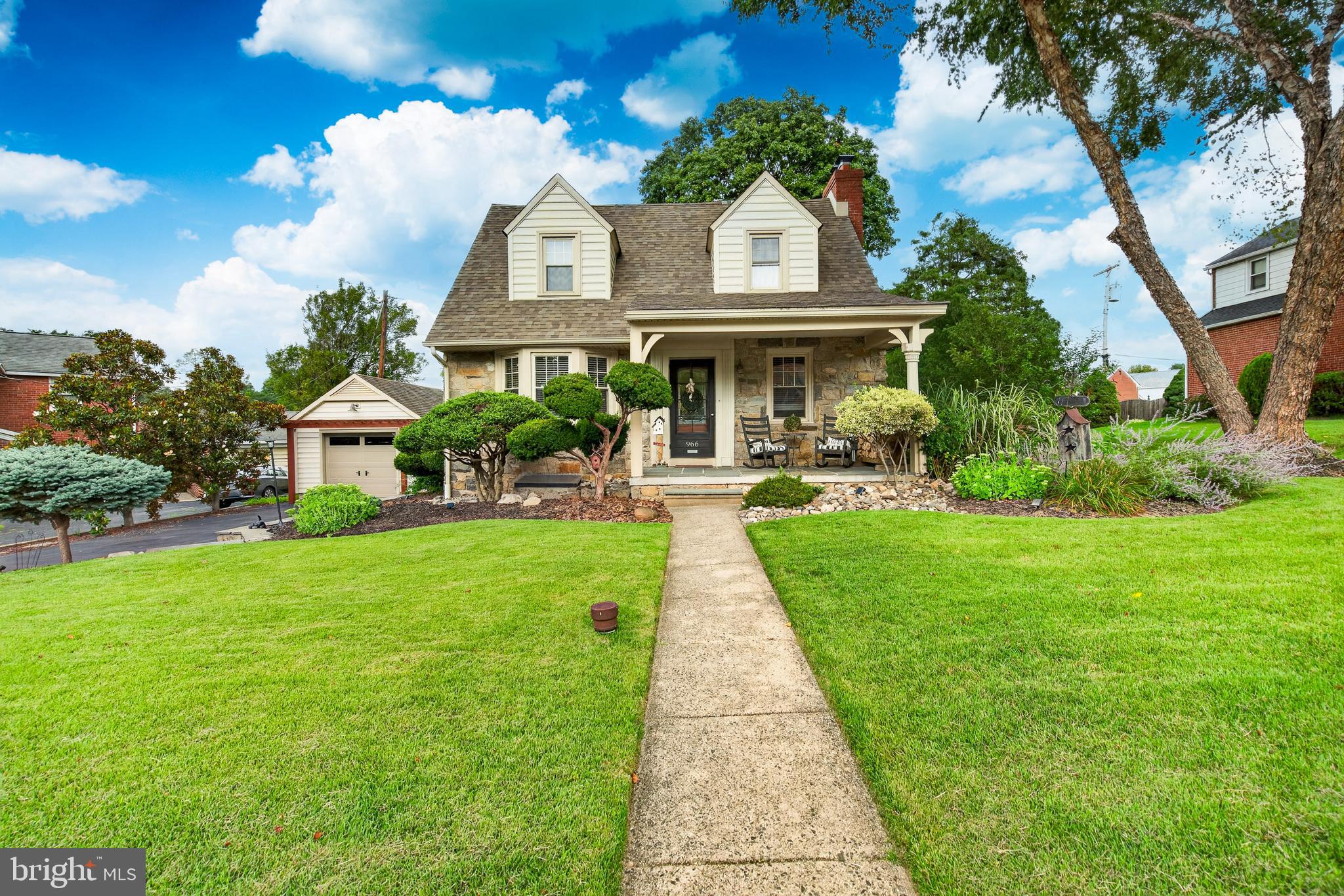 966 EDGEWOOD DRIVE