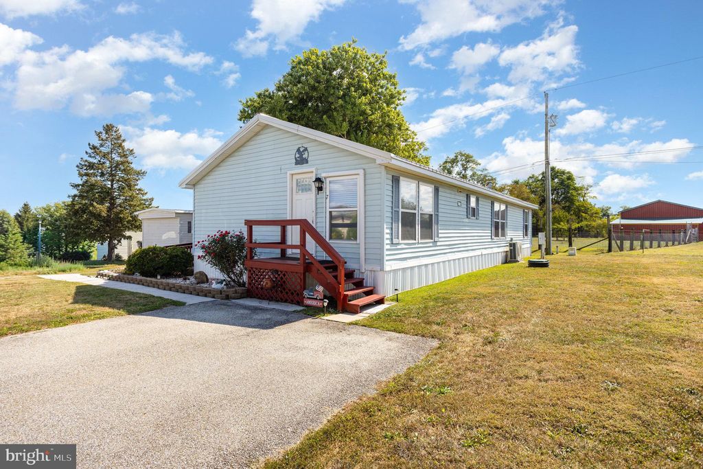 Photo of 7 Jacqueline Drive, NEW OXFORD, PA 17350 (MLS # PAAD2019814)