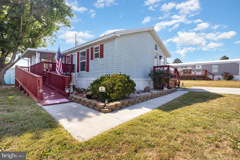 Photo of 7 Jacqueline Drive, NEW OXFORD, PA 17350 (MLS # PAAD2019814)